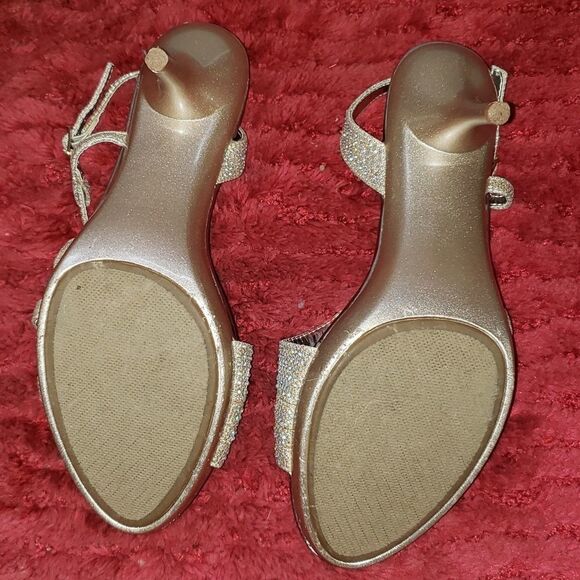 STUNNING Silver Slipper Goldtone Rhinestone 4" Heels - Picture 5 of 6